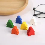 Värvilised mängunupud sobivad kasutamiseks CoolSofti lauamängudes. 🎲🟡🟢🔴🔵